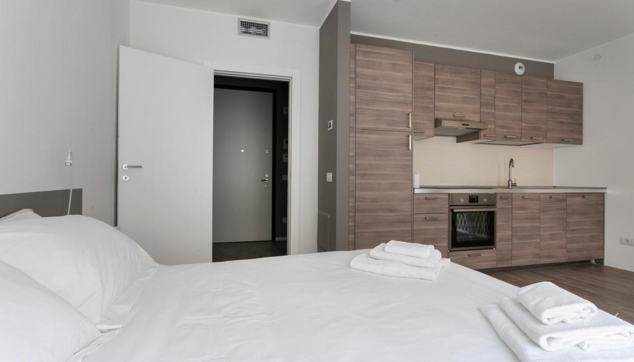 Italianway-Poma Appartement Milaan Buitenkant foto